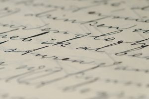 altmodische Schrift mit Tinte auf Papier